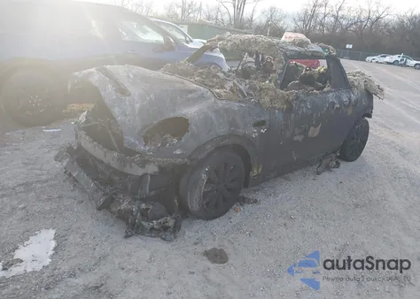 2024 Mini Convertible Cooper S z USA, uszkodzony, nr VIN WMW43DL00R3R93021